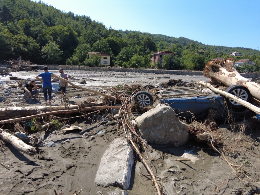 Orphan Foundation Reaches the Flood-Affected Region yetim-vakfi-sel-bolgesinde-galeri-572