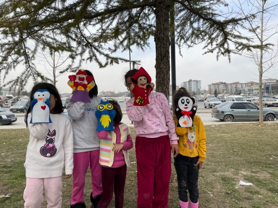 Yetim Vakfı Depremde Yetim Kalan Çocuklara Kol Kanat Geriyor